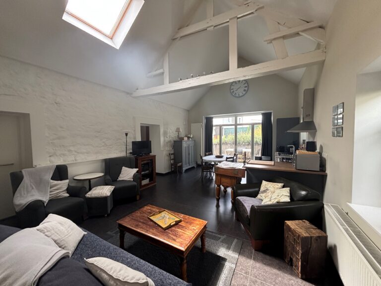 Gîte grande pièce centrale